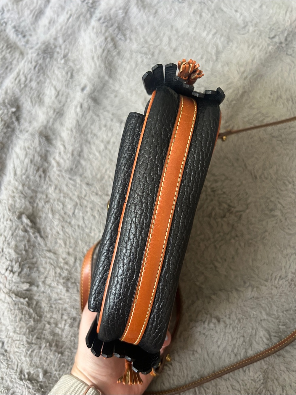 Dooney & Bourke Vintage Leather Kilty Crossbody bag - Picture 7 of 8